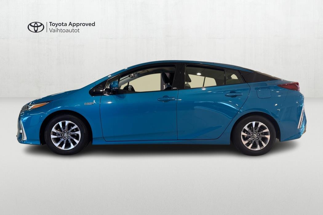 TOYOTA Prius Plug-in 2017