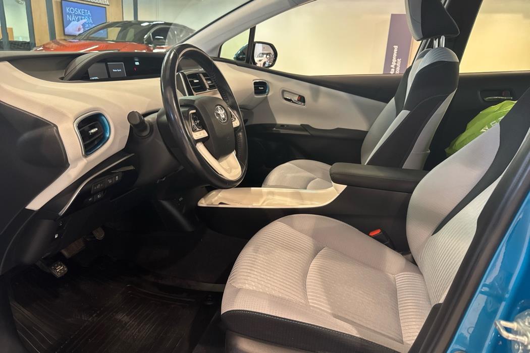 TOYOTA Prius Plug-in 2017