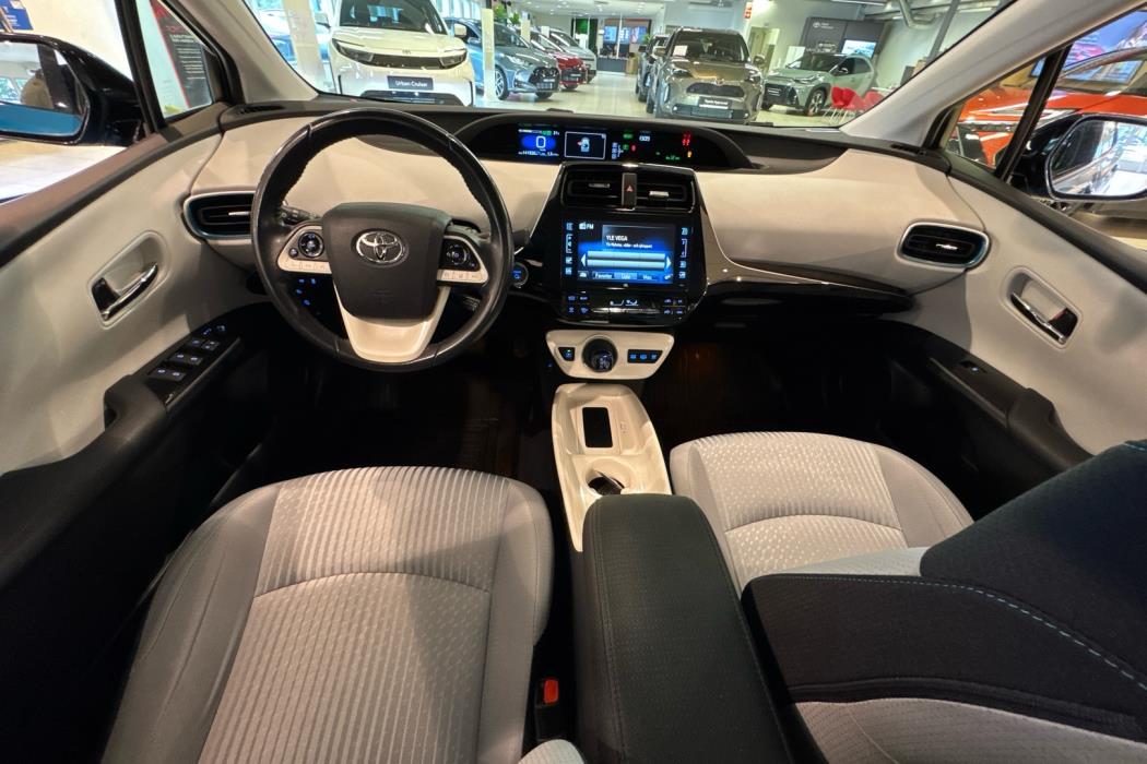 TOYOTA Prius Plug-in 2017