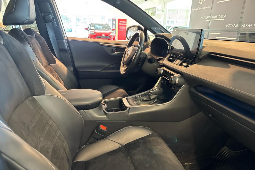 TOYOTA RAV4 2023