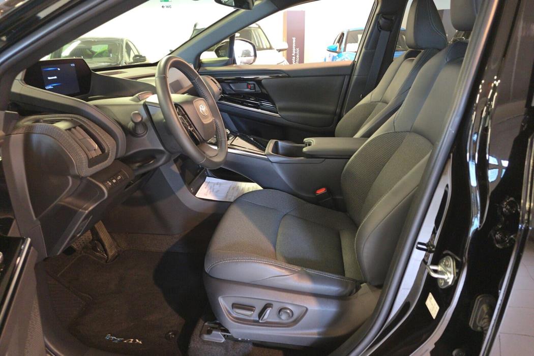 TOYOTA bZ4X 2024