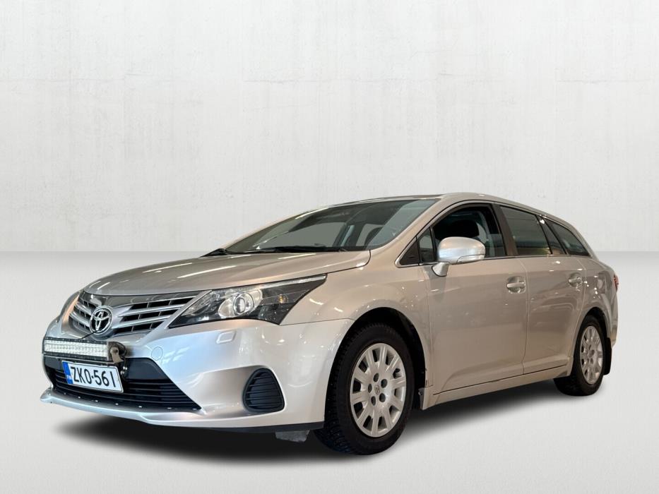 TOYOTA Avensis 2015