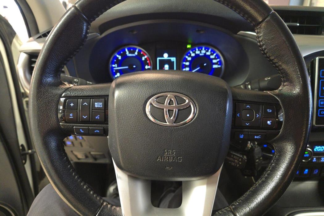 TOYOTA Hilux 2020