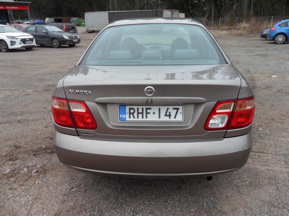 Nissan Almera 2005