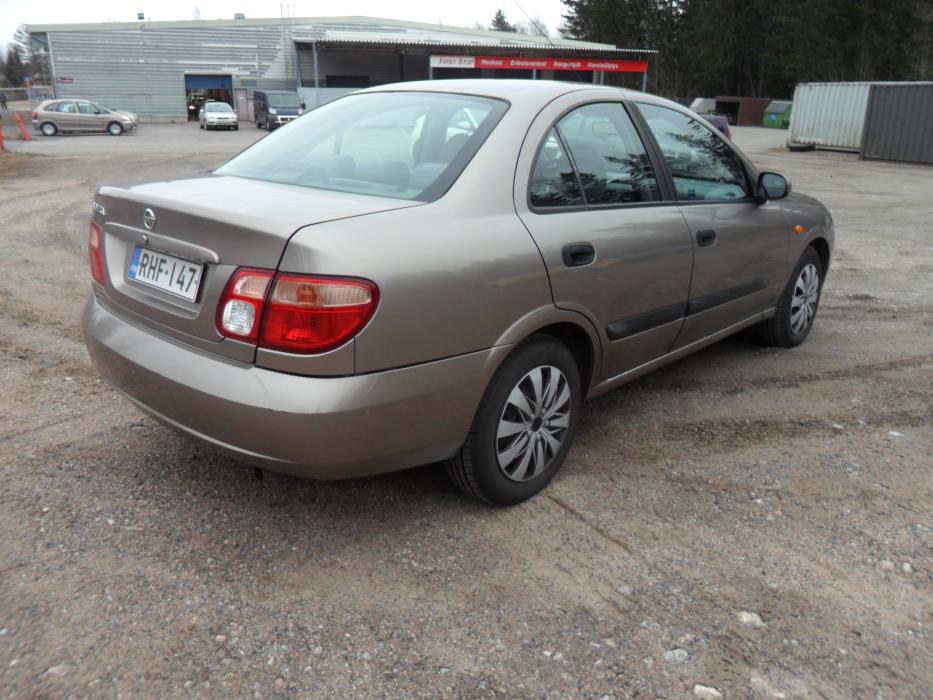 Nissan Almera 2005