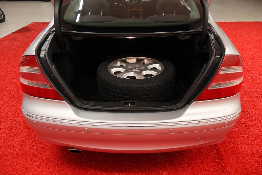 MERCEDES-BENZ CLK 2004