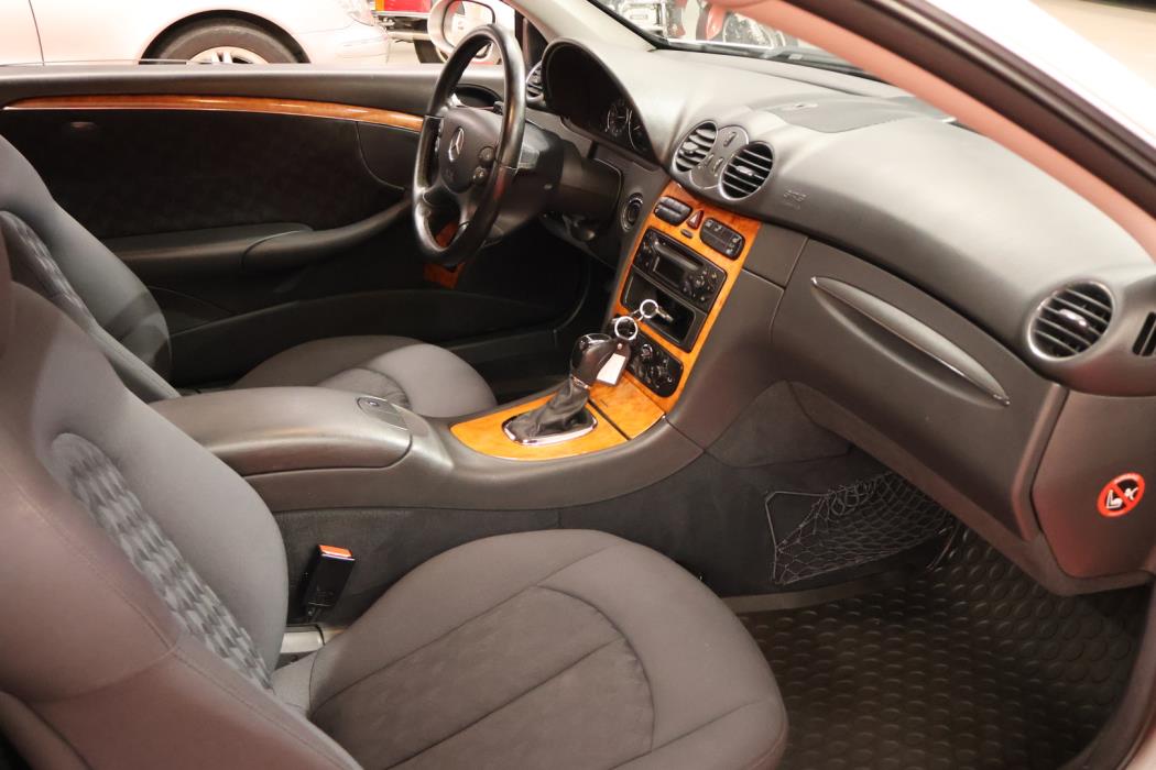 MERCEDES-BENZ CLK 2004