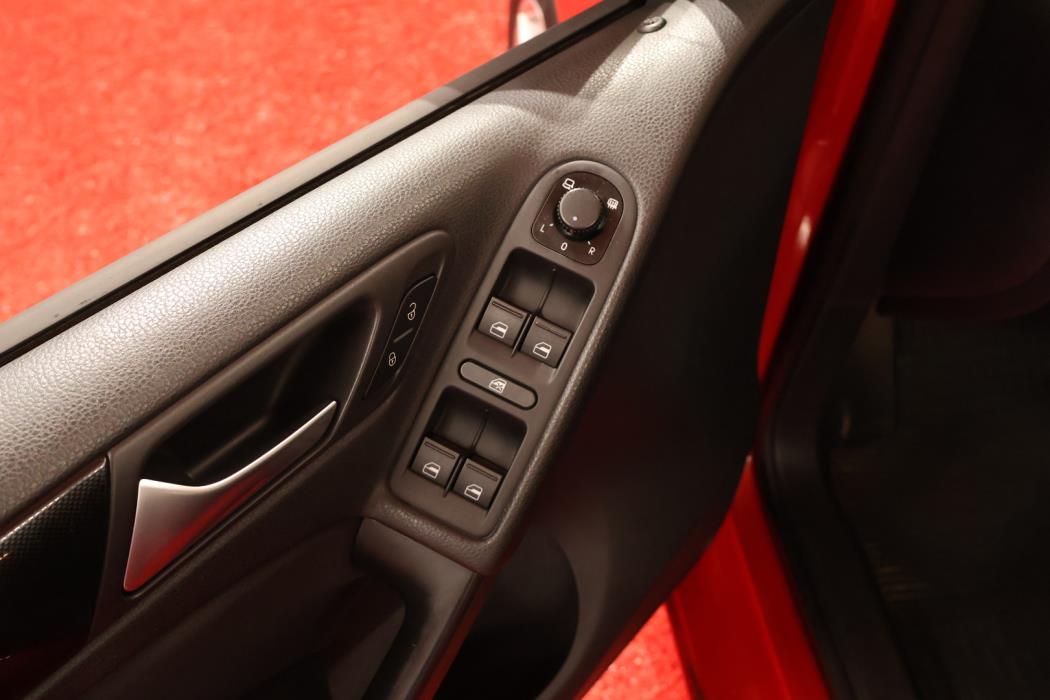 VOLKSWAGEN Golf 2009