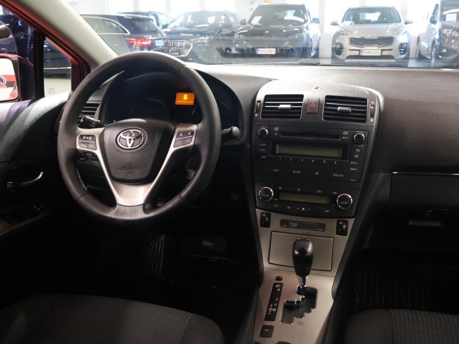 TOYOTA Avensis 2010
