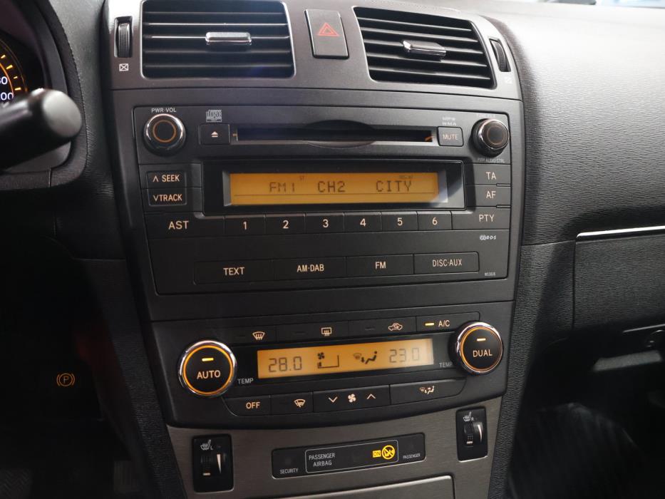 TOYOTA Avensis 2010