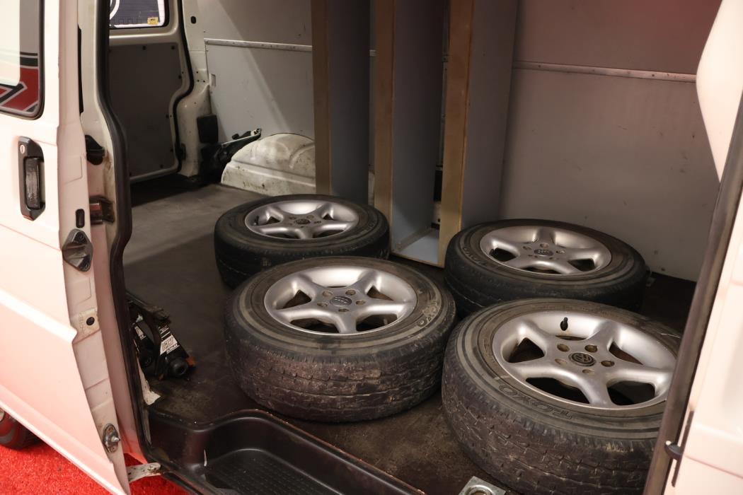 VOLKSWAGEN Transporter 2001