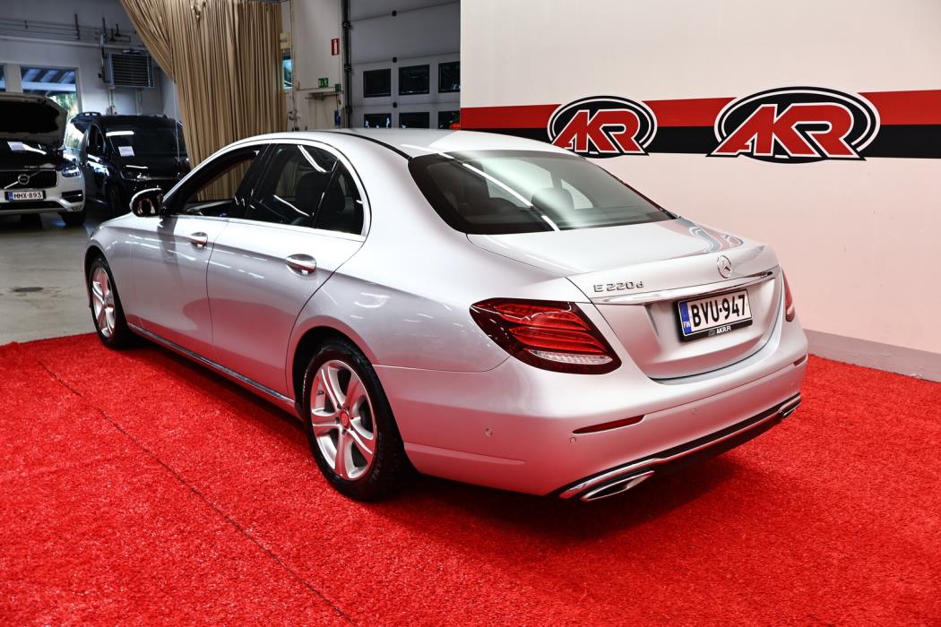 MERCEDES-BENZ E 2016