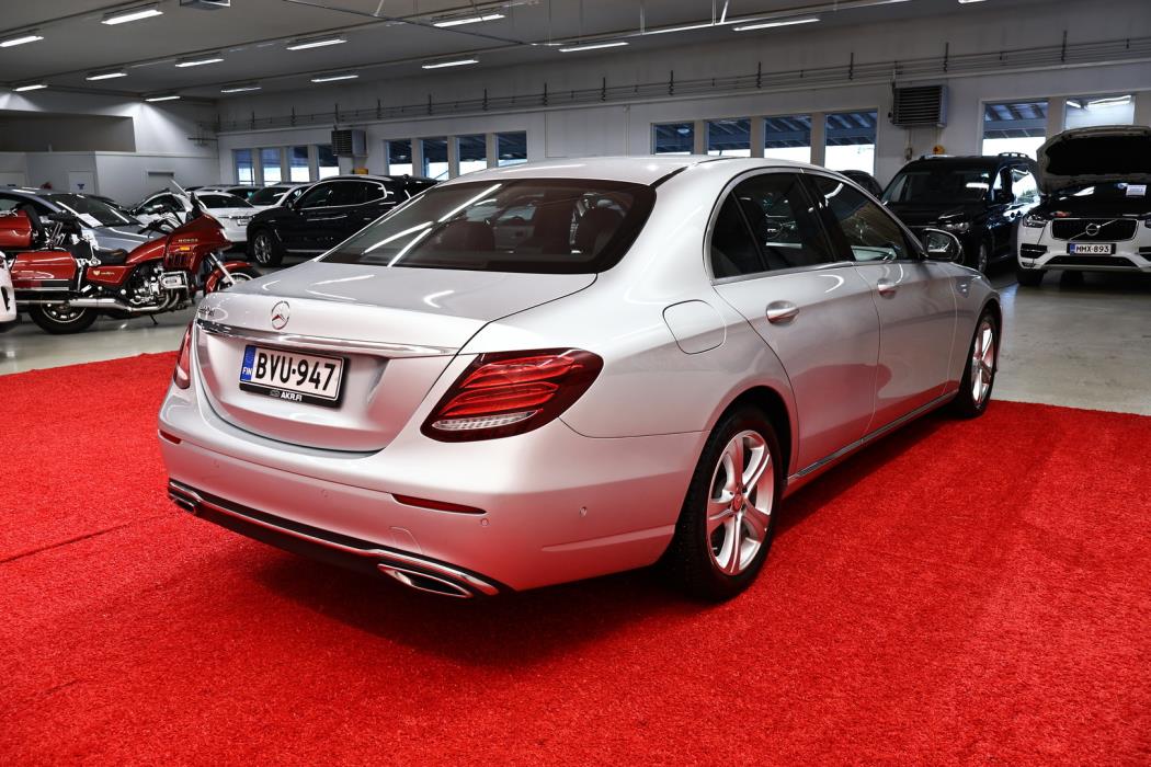 MERCEDES-BENZ E 2016