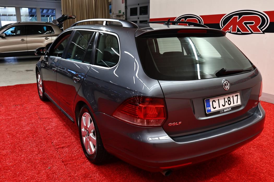 VOLKSWAGEN Golf 2011