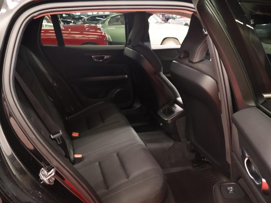 VOLVO V60 2019