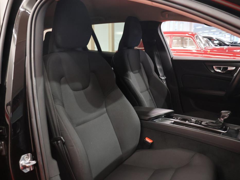 VOLVO V60 2019
