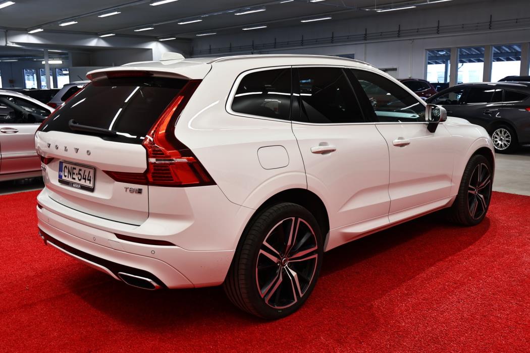 VOLVO XC60 2019