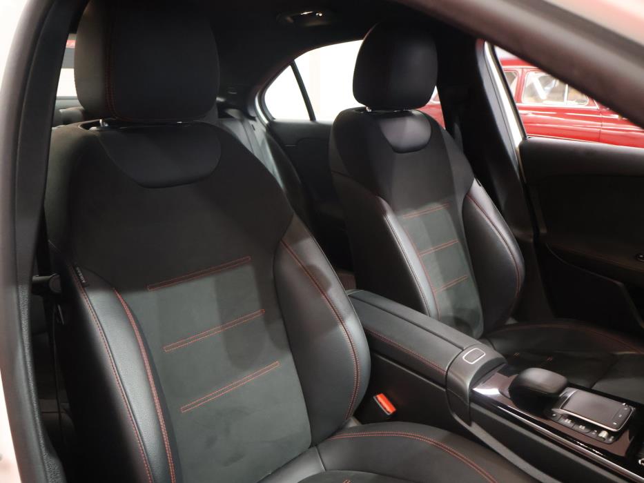 MERCEDES-BENZ A 2020