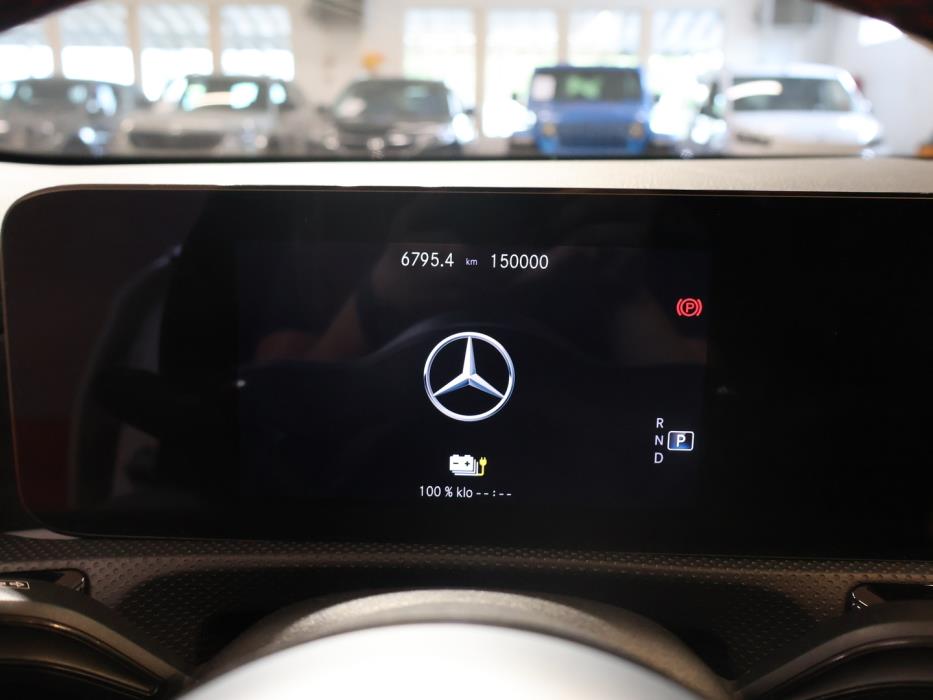 MERCEDES-BENZ A 2020