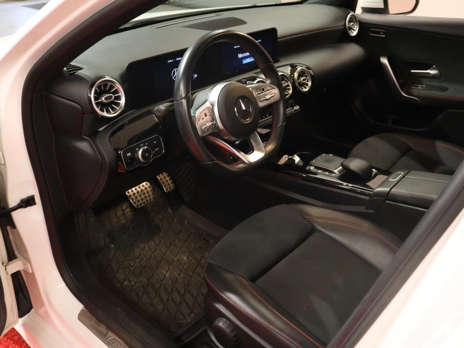 MERCEDES-BENZ A 2020