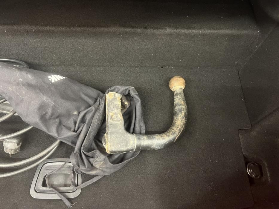 MERCEDES-BENZ E 2021