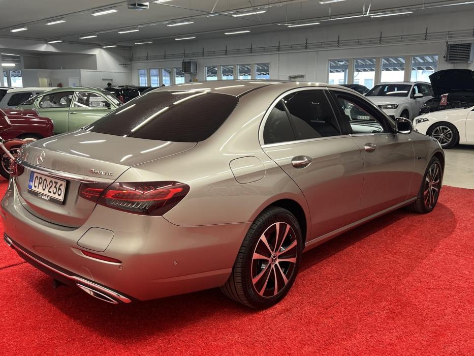 MERCEDES-BENZ E 2021