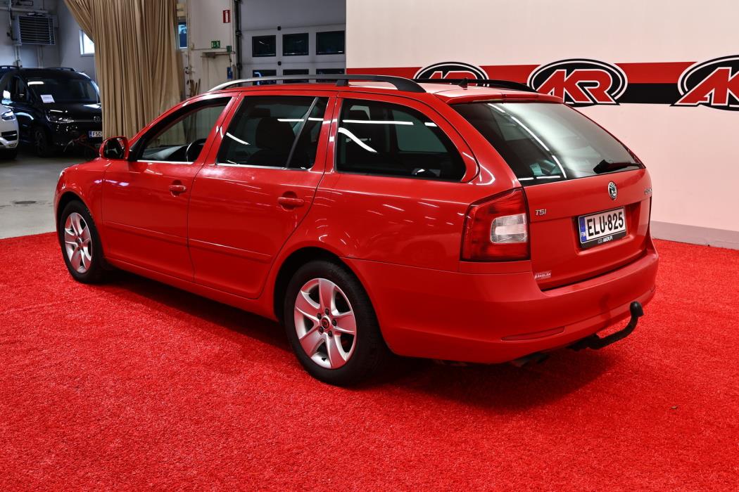 SKODA Octavia 2011