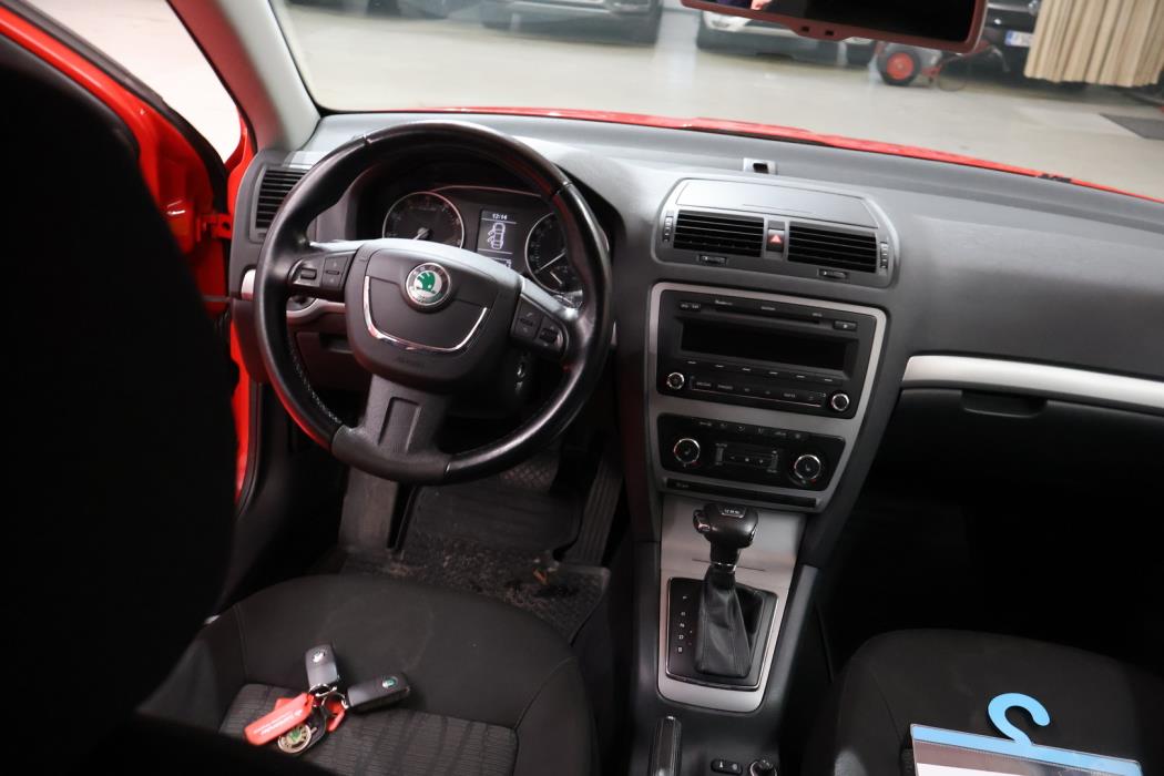 SKODA Octavia 2011