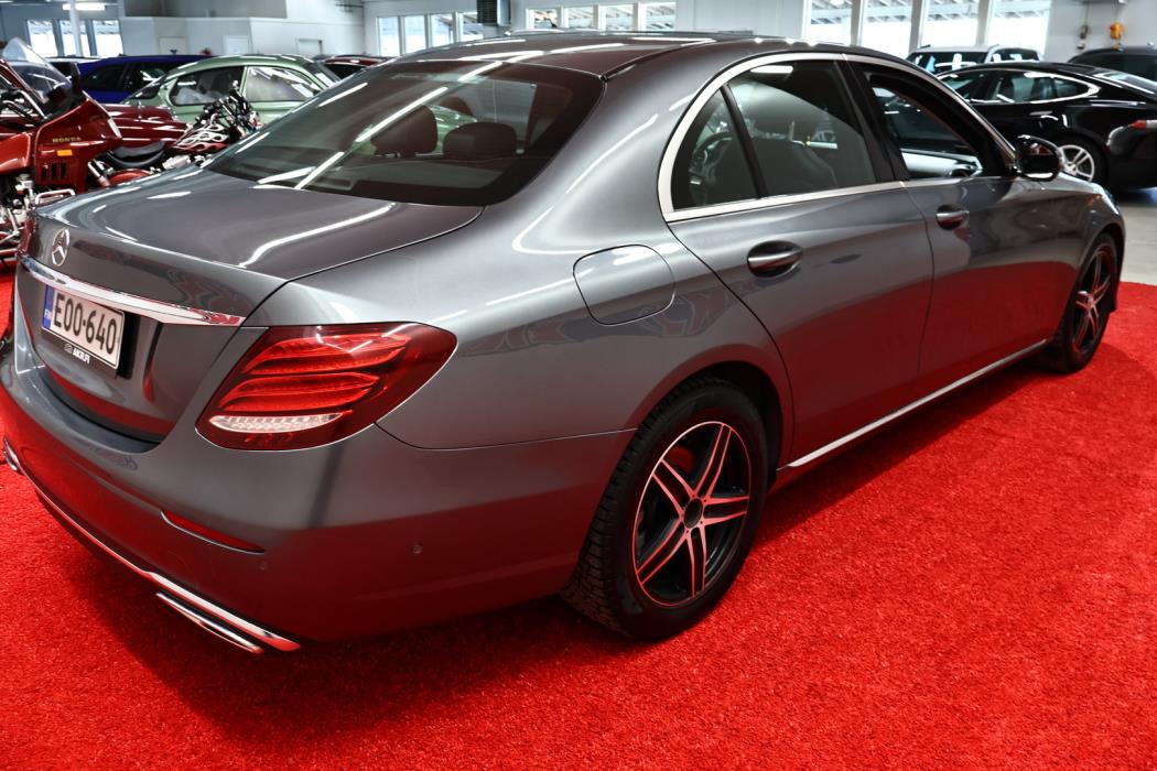MERCEDES-BENZ E 2017