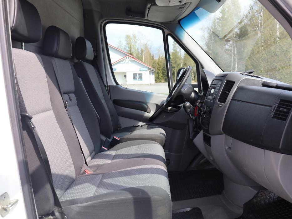 VOLKSWAGEN Crafter 2012