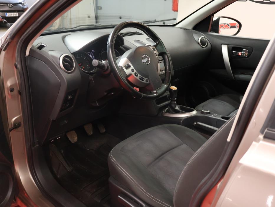 NISSAN Qashqai+2 2011