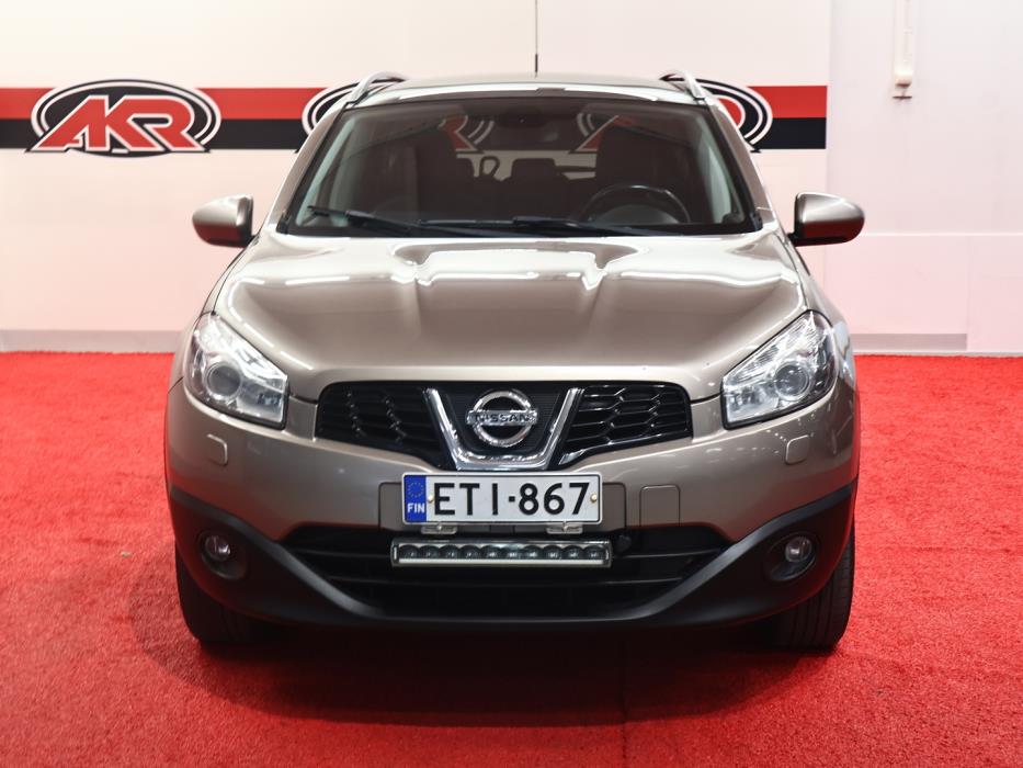 NISSAN Qashqai+2 2011