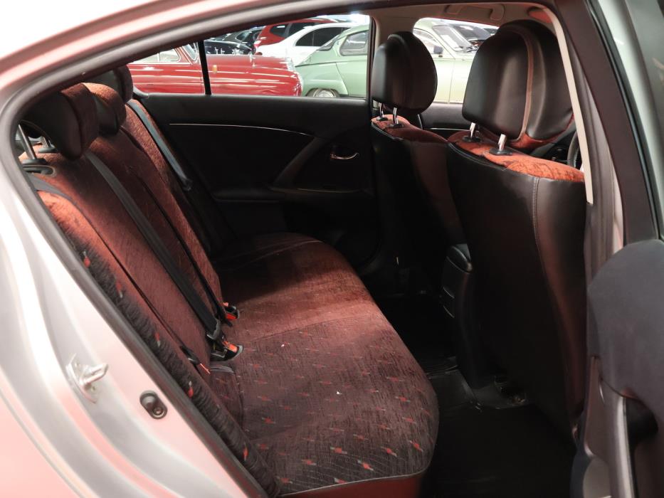 TOYOTA Avensis 2010