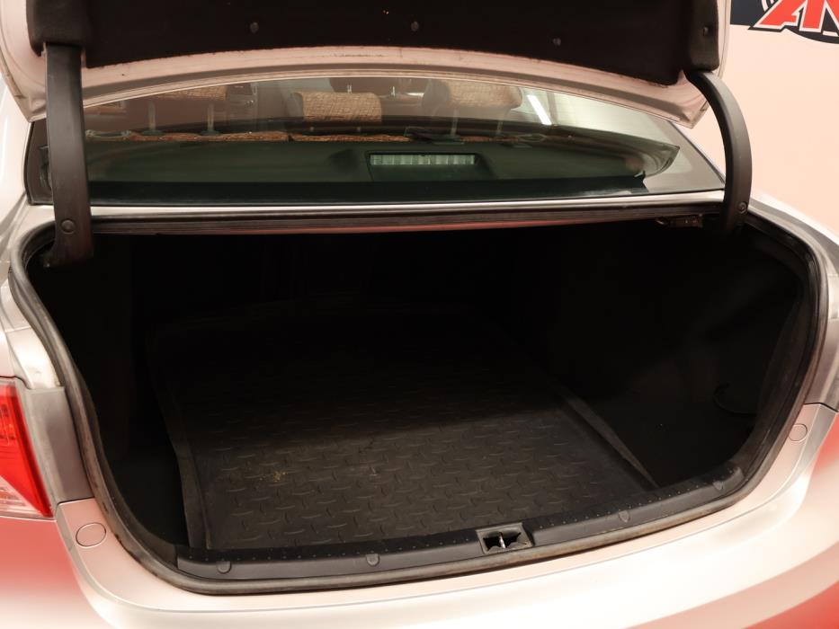 TOYOTA Avensis 2010