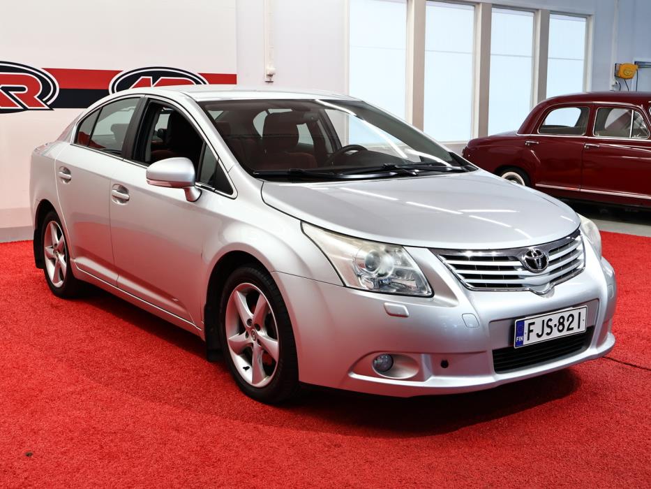 TOYOTA Avensis 2010