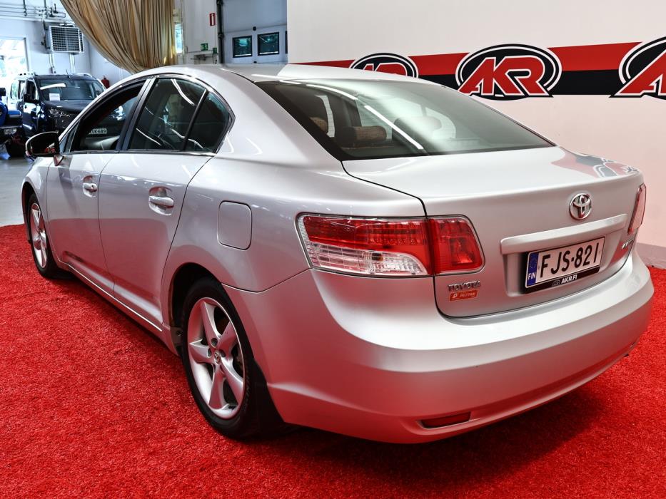 TOYOTA Avensis 2010
