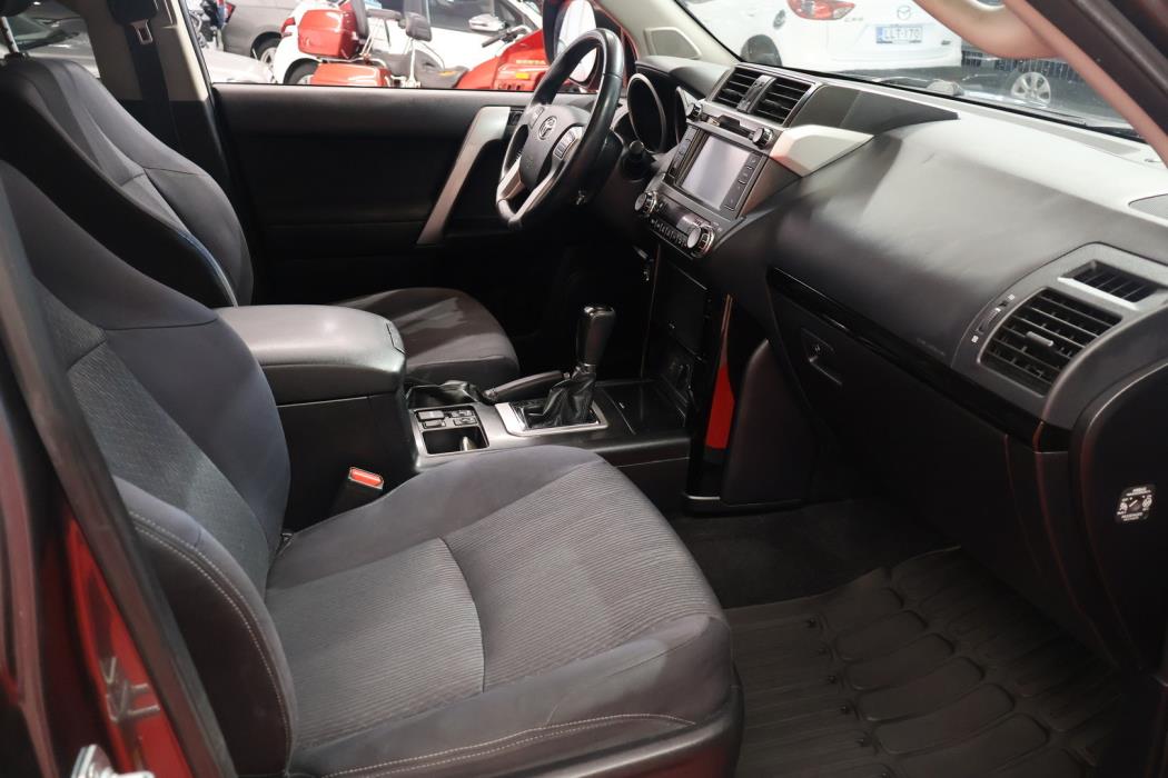 TOYOTA Land Cruiser 2014