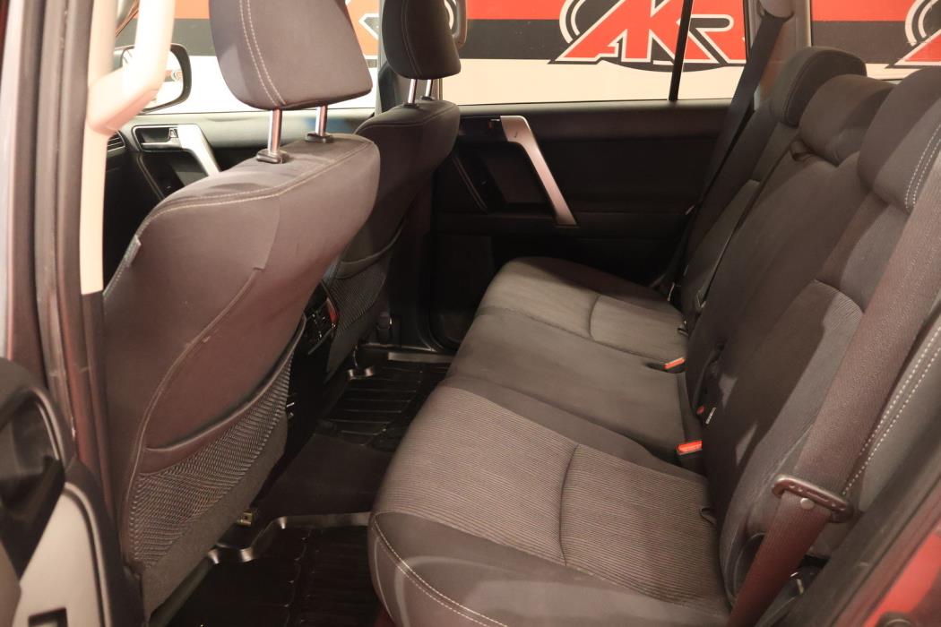 TOYOTA Land Cruiser 2014