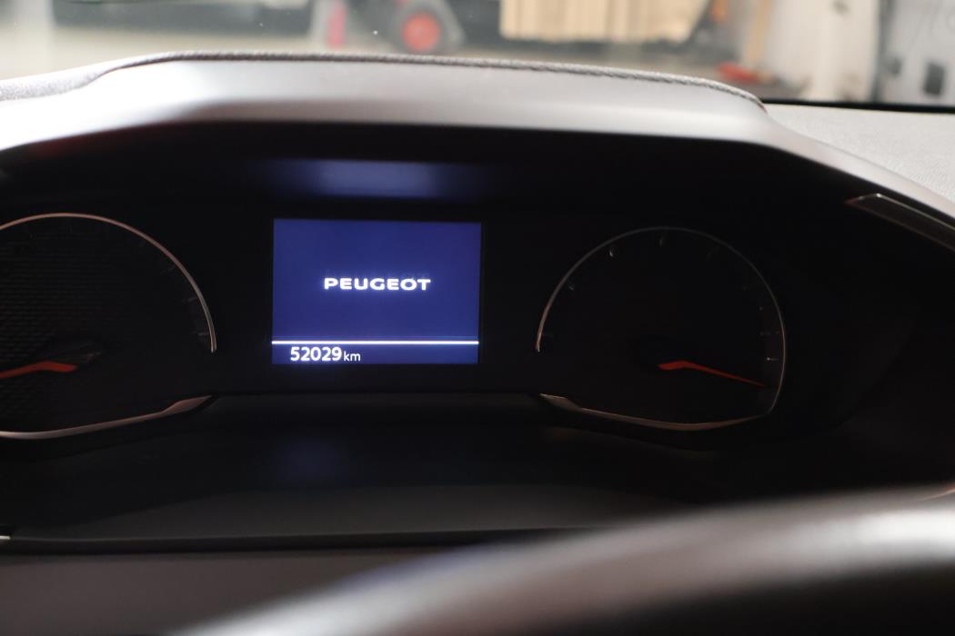 PEUGEOT 208 2020