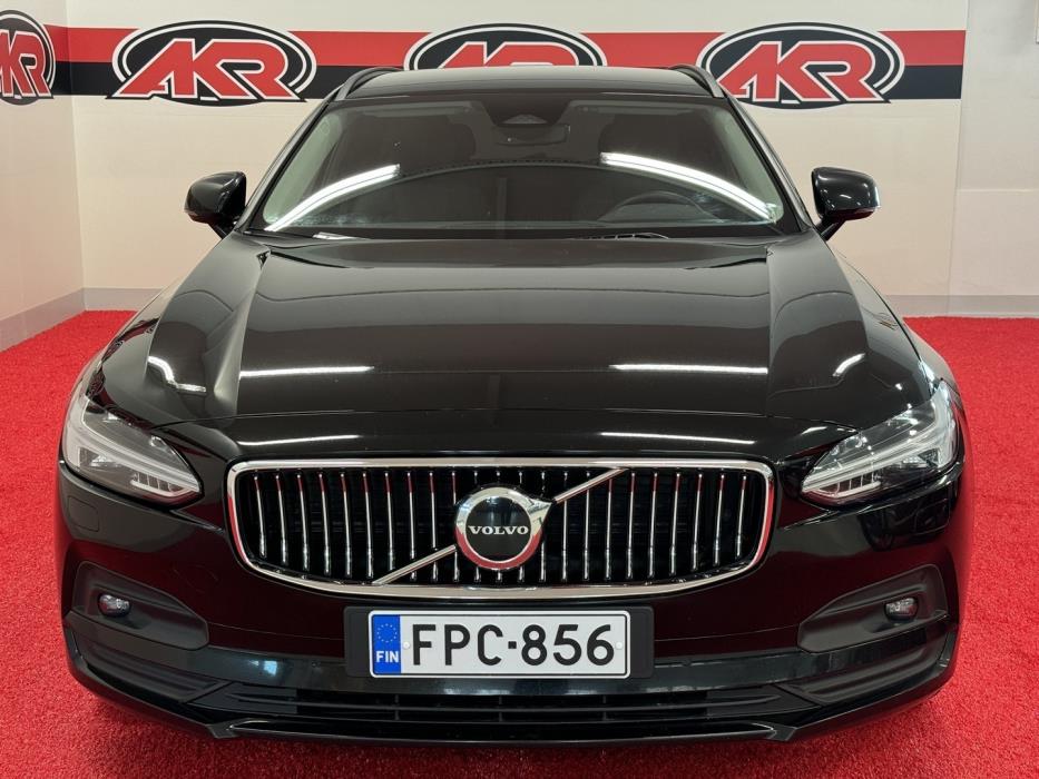 VOLVO V90 2022