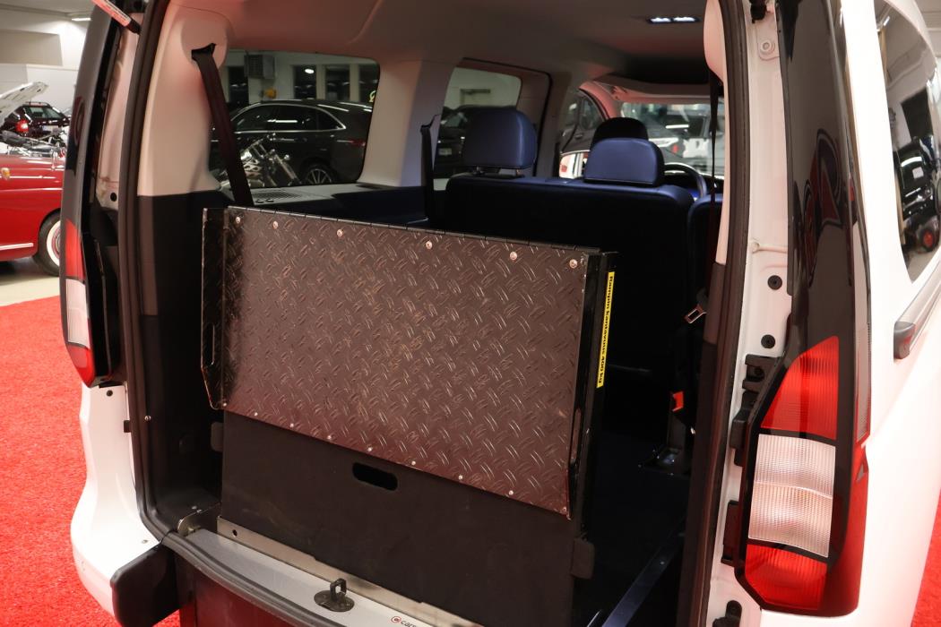 FORD TOURNEO CONNECT 2024