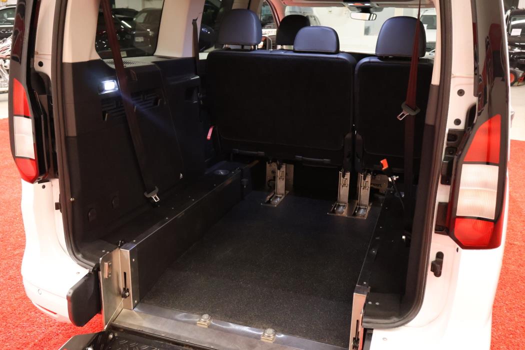 FORD TOURNEO CONNECT 2024