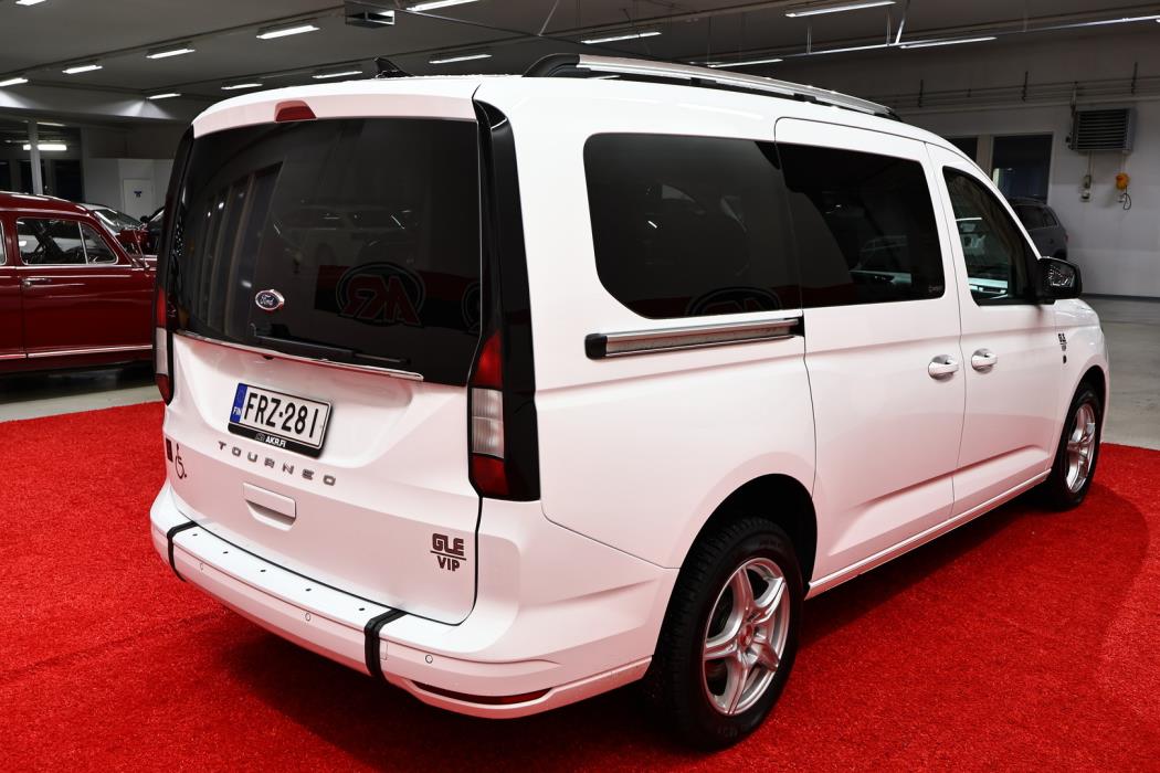 FORD TOURNEO CONNECT 2024