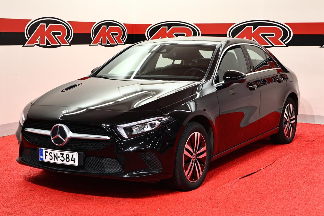 MERCEDES-BENZ A 2023