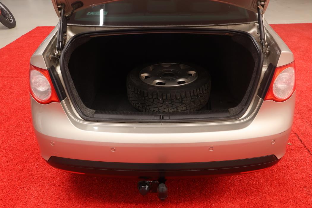 VOLKSWAGEN Jetta 2009