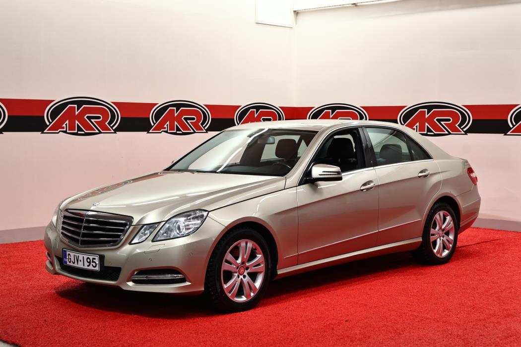 MERCEDES-BENZ E 2011