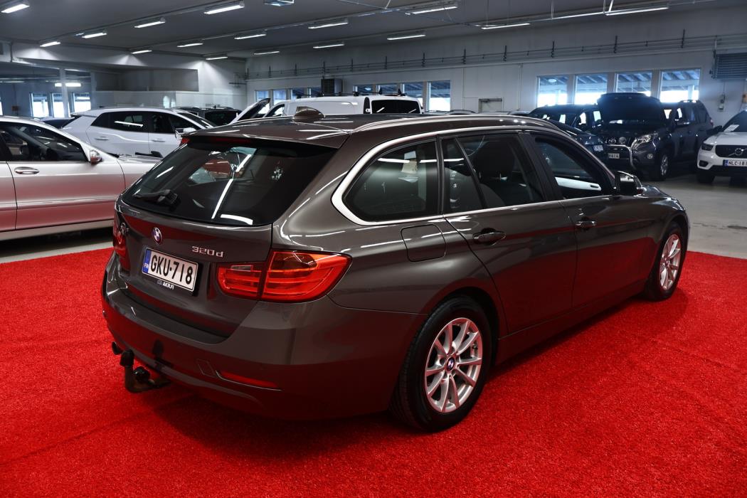 BMW 320 2013
