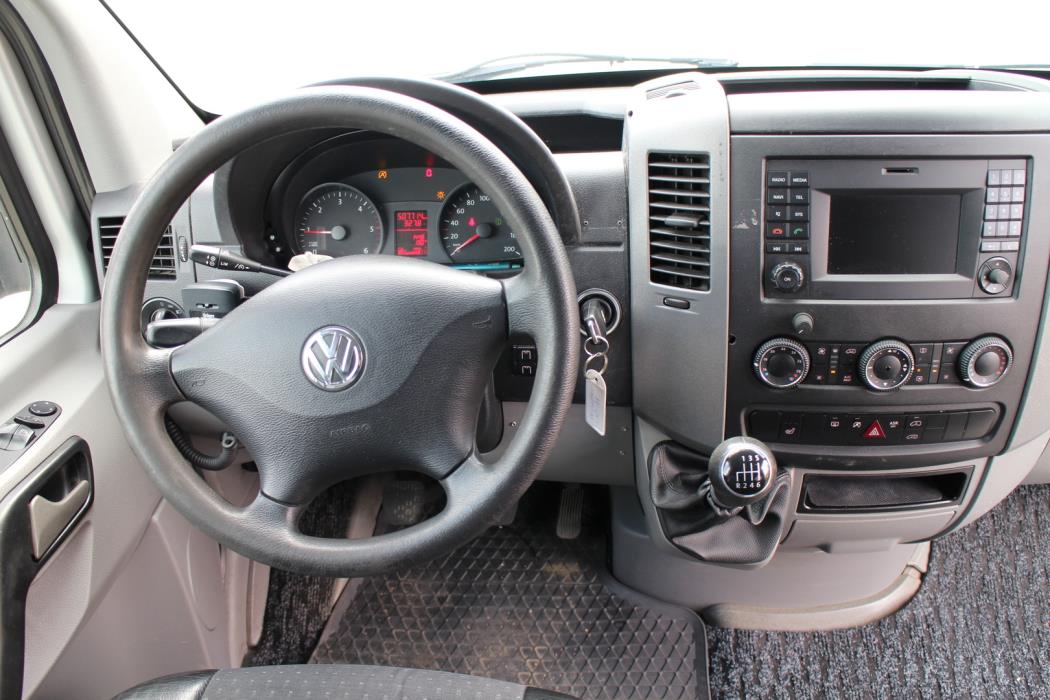 VOLKSWAGEN Crafter 2016