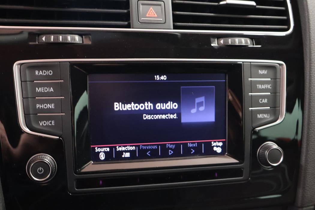 VOLKSWAGEN Golf 2015