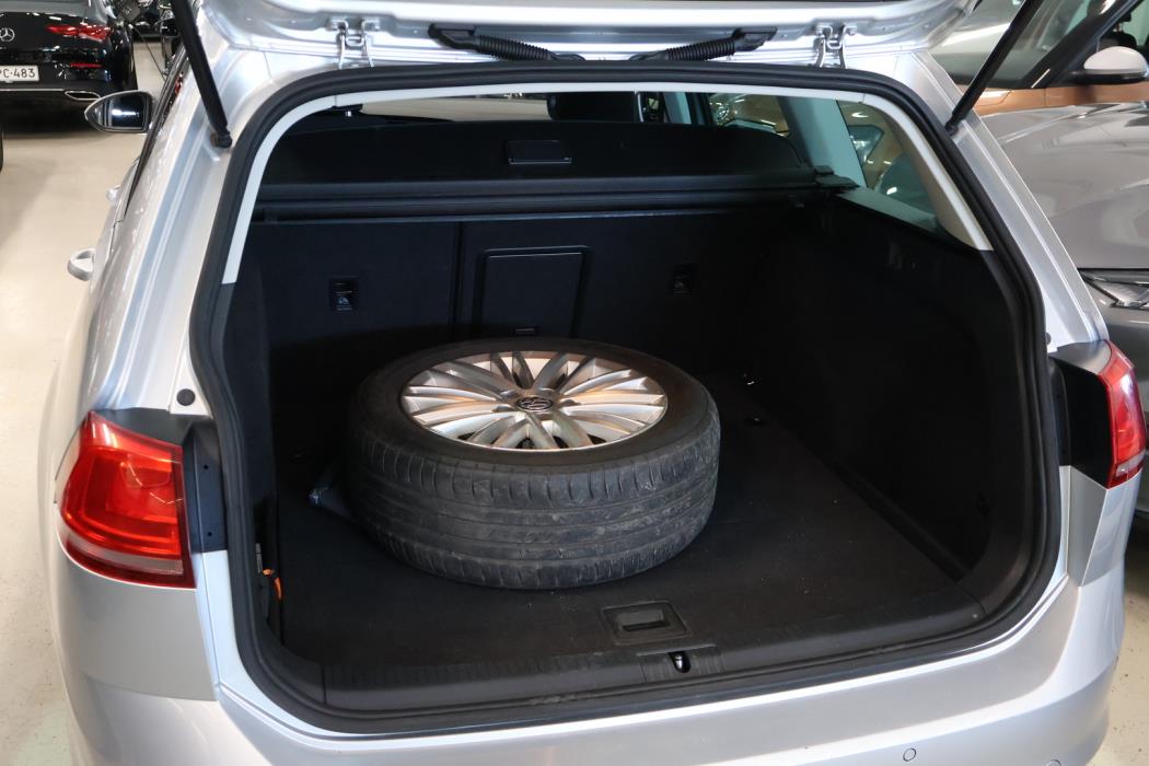 VOLKSWAGEN Golf 2015